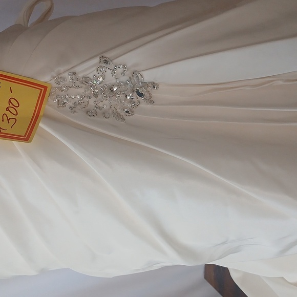 New! Tags!! ALFRED ANGELO Elegant White Strapless SIZE 12 BEADED- DIAMOND WHITE - Picture 8 of 13